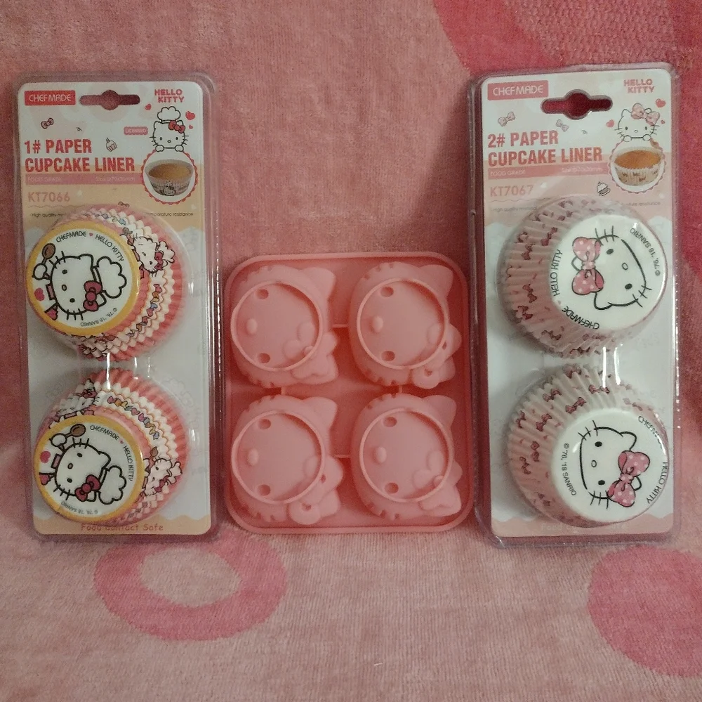 Hello Kitty Officially Licensed Cupcake Liners & Silicone Baking Pan Set